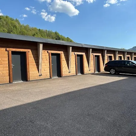 Au Cosymont - *